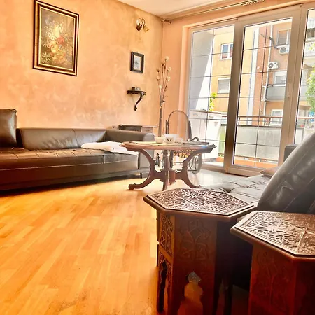 Apartment Flowing Place